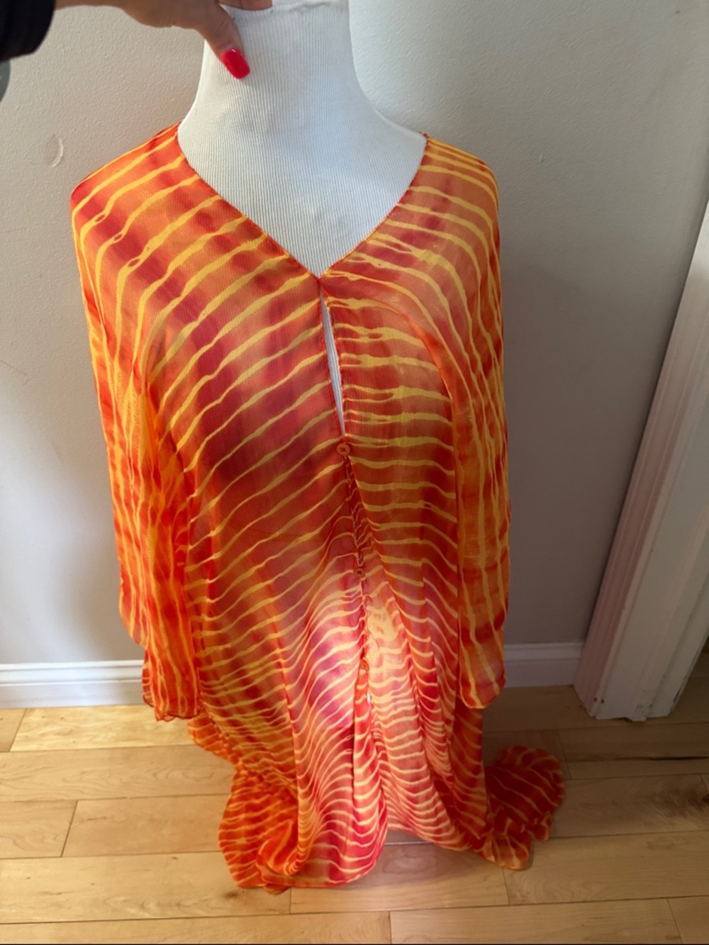 BEAUTIFUL SHOW STOPPING 😍❤️❤️Vibrant Orange and Yellow Tie-Dye swim cover up